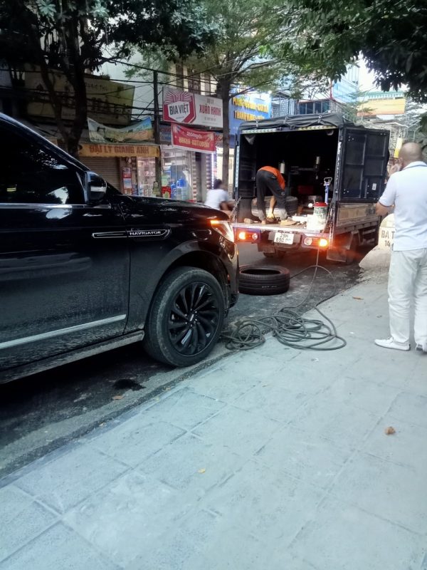 cứu hộ lốp ô tô tphcm